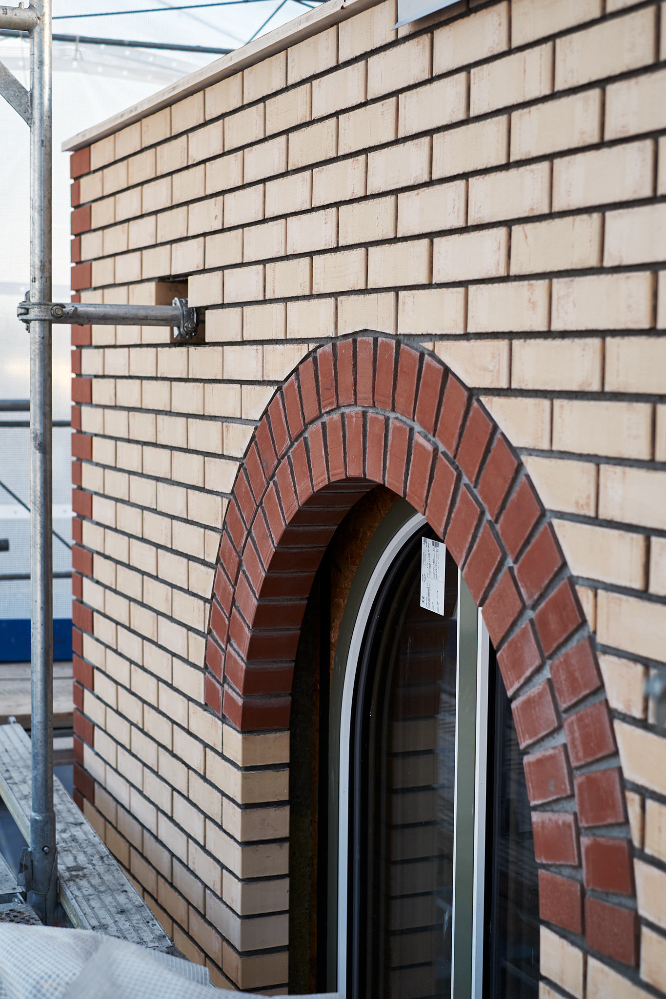 E14534 Fuji 0918 SCREEN